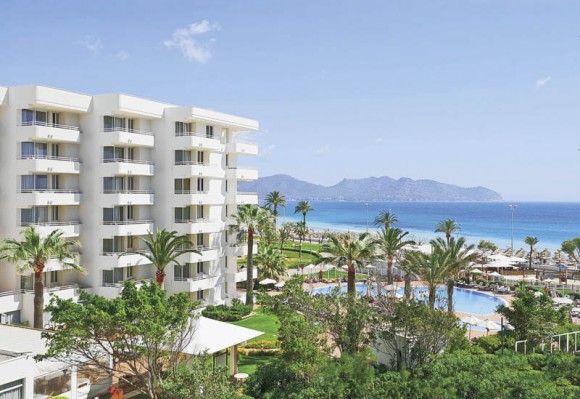 Mercedes cala millor mallorca #1